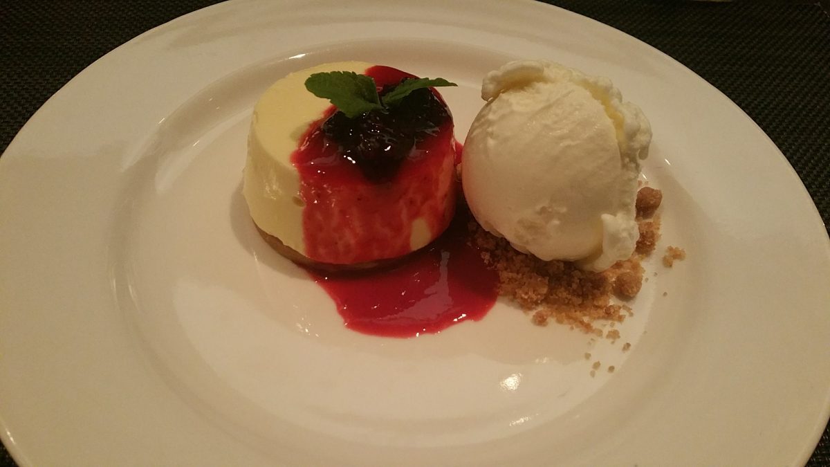 Cheesecake with yogurt gelato.